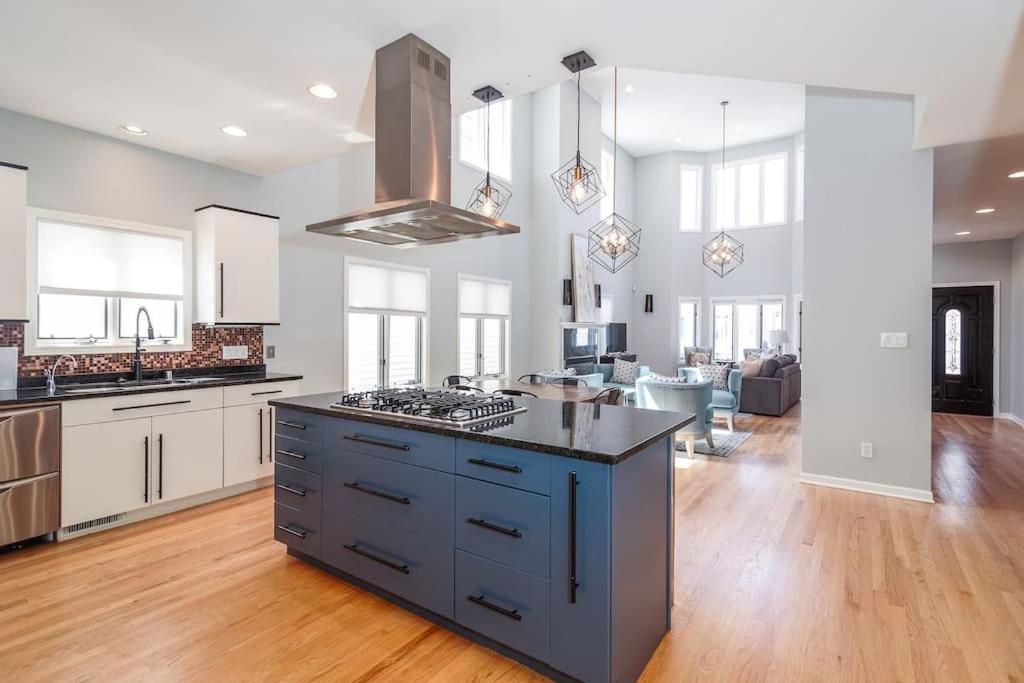 Eclectic Stylish And Cozy Unit *